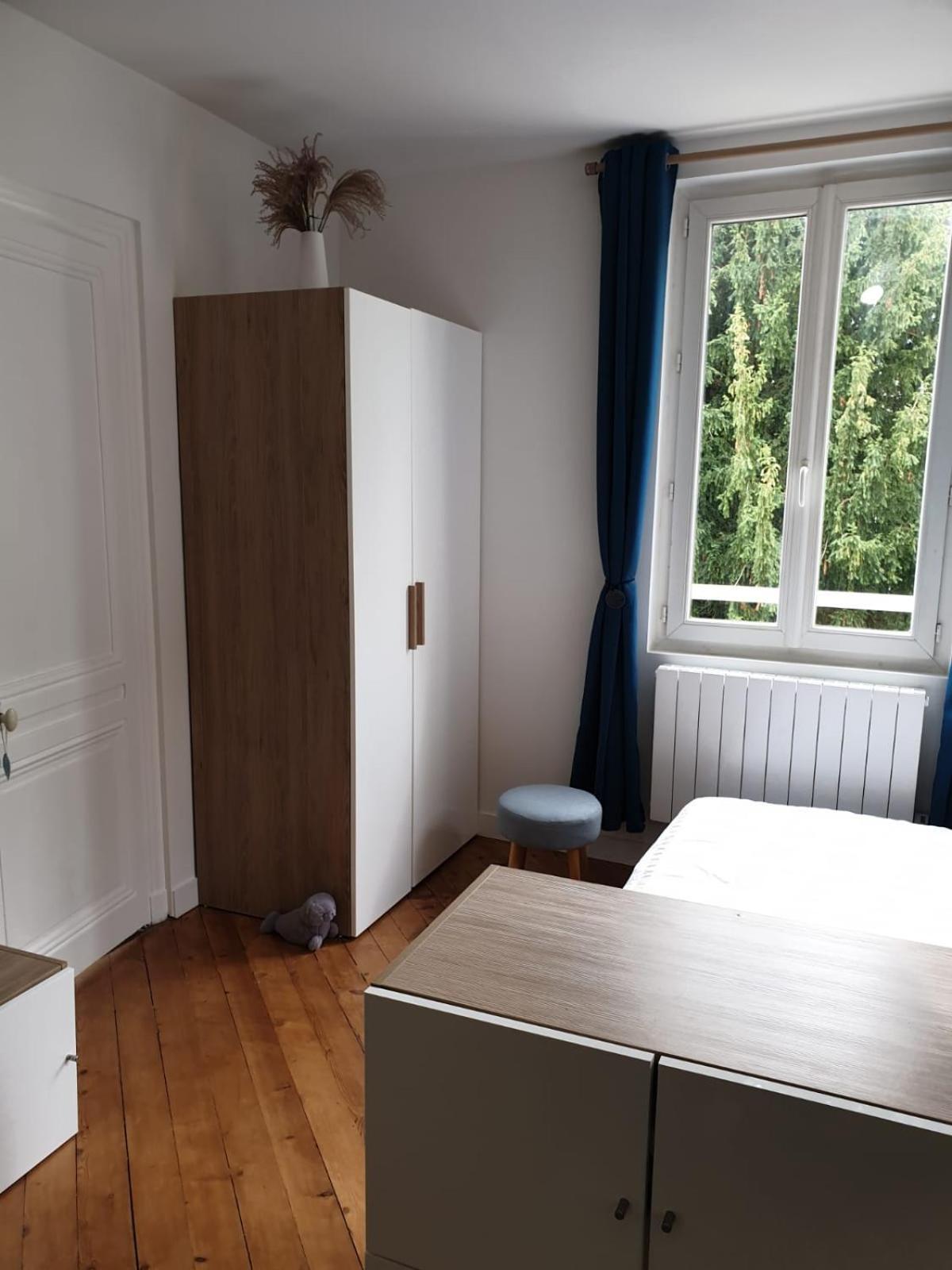 Apartamento Meuble Tres Cosy A Proximite De Toutes Commodites Ruan Exterior foto